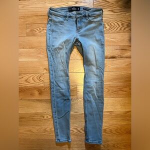 Hollister low rise jean legging size 3